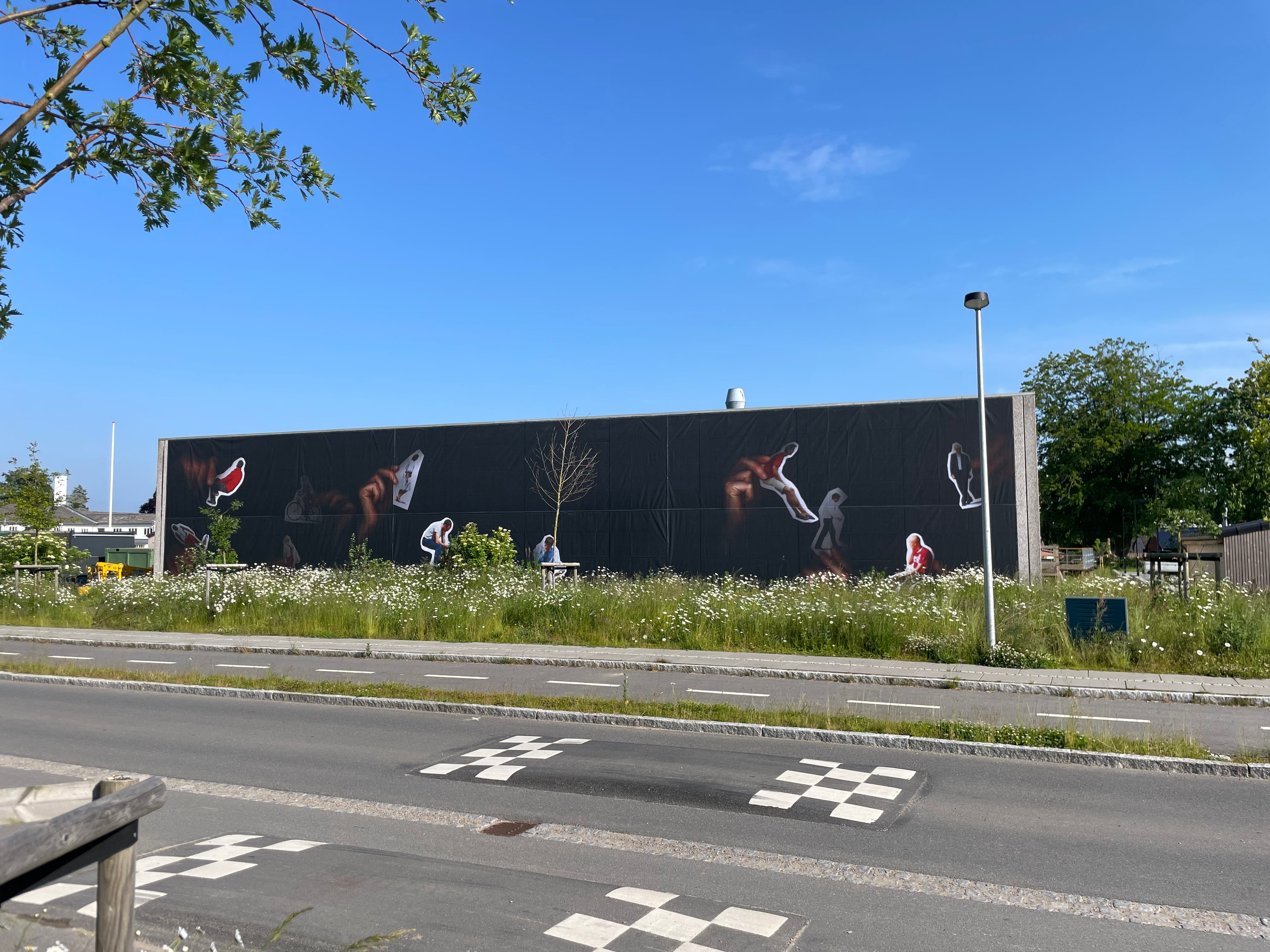 6 x 30 meter facadebanner monteret for Det Fynske Kunstakademi